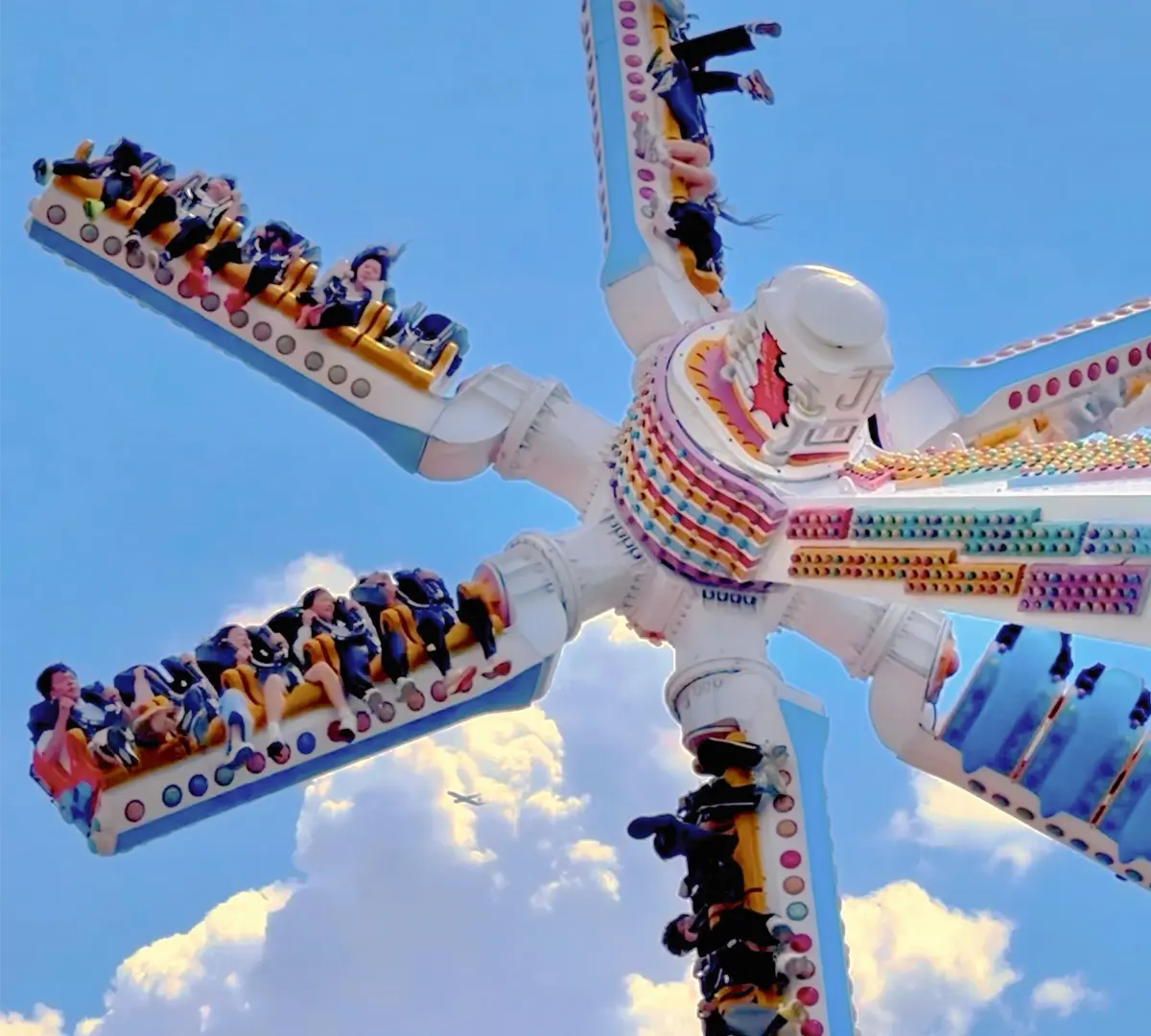 Pegasus Pirate Ship - amusement ride