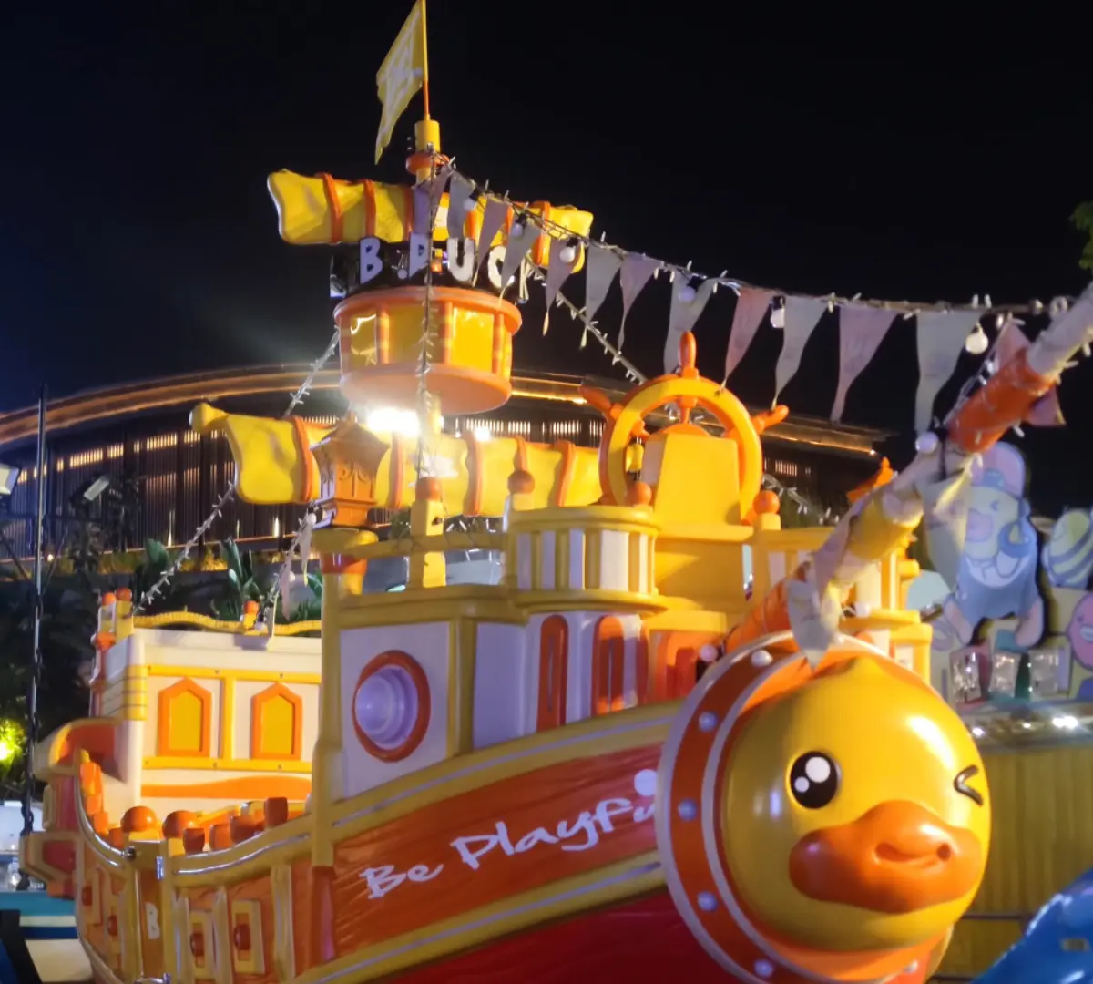 Duckie Pirate Ship - amusement ride