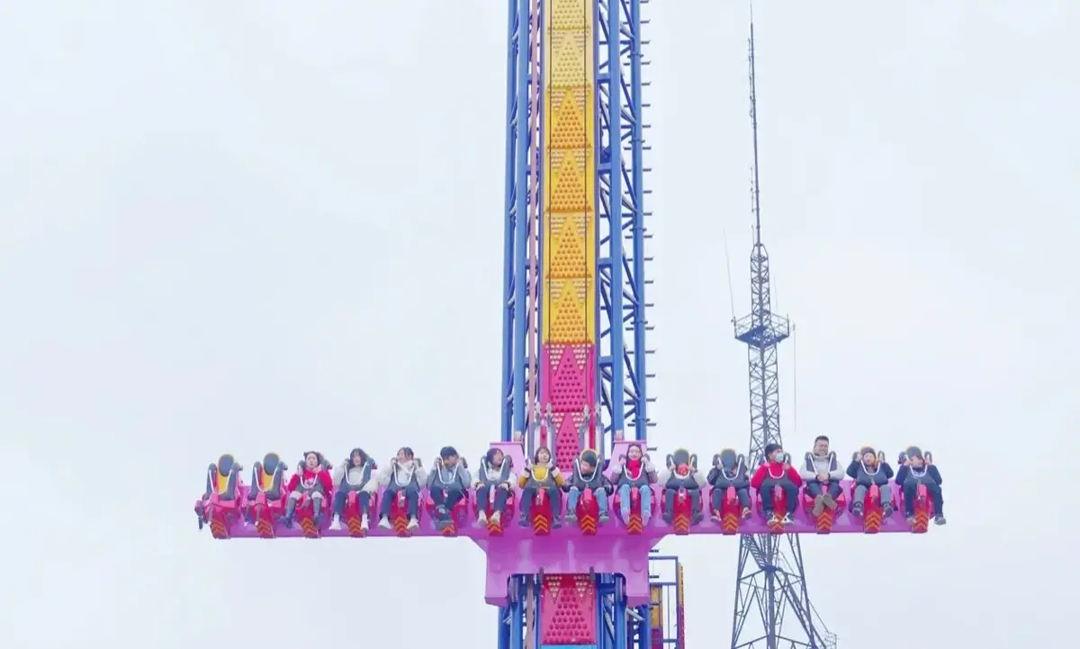 Pegasus Pirate Ship - amusement ride